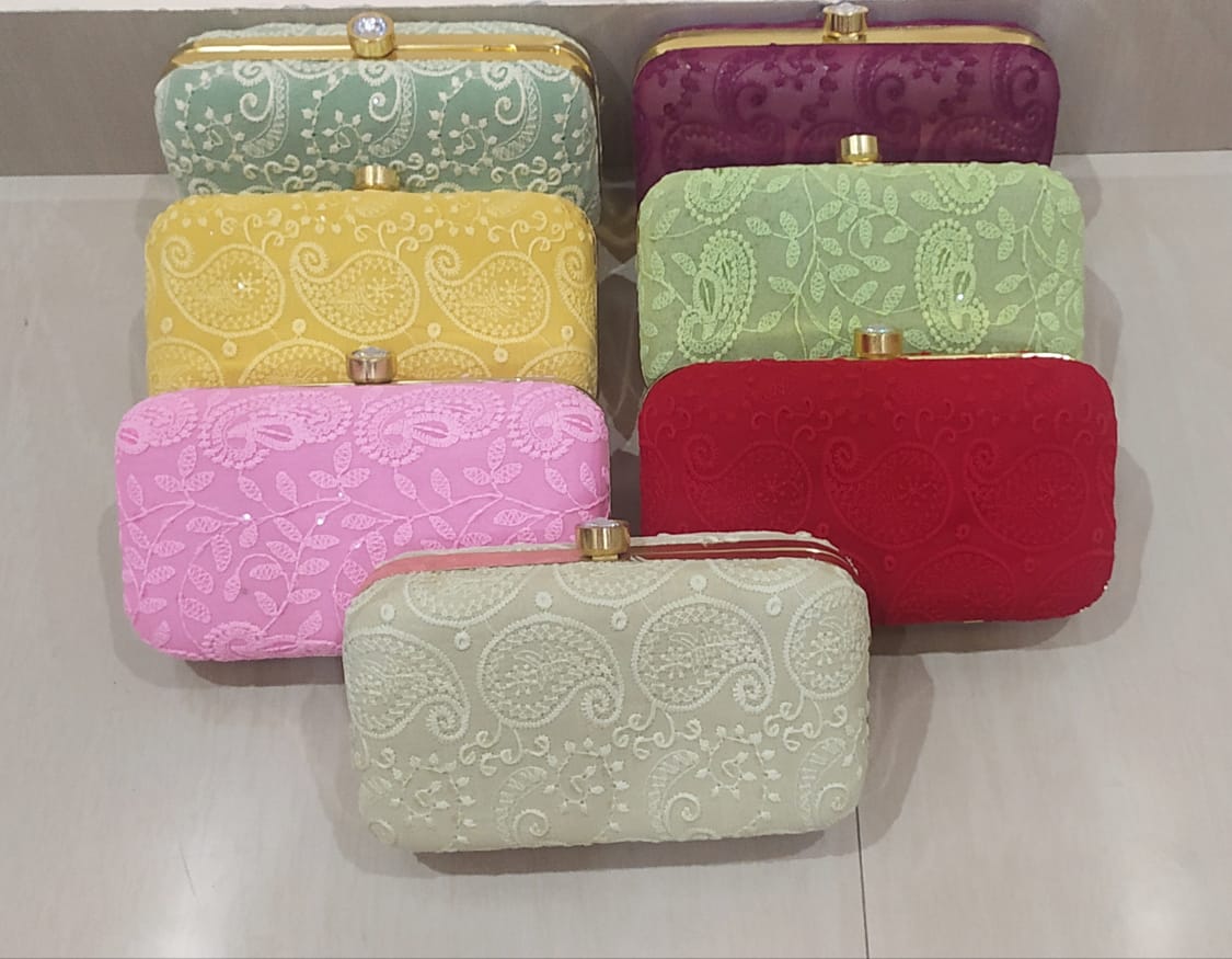Chikankari Clutch