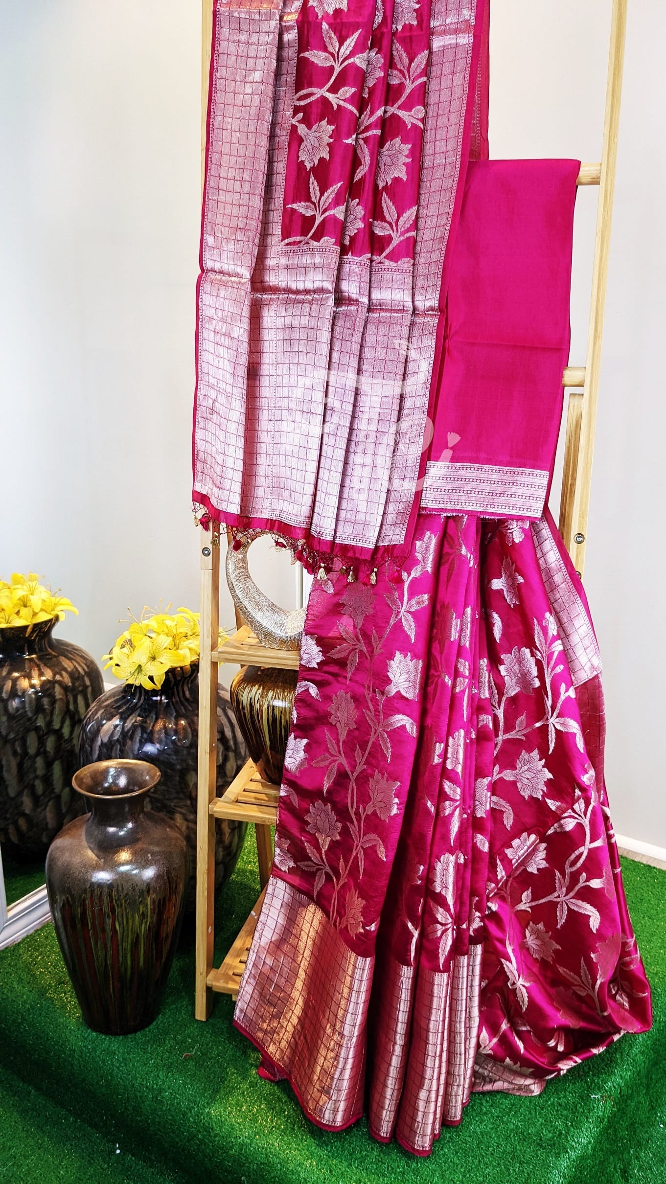 Magenta Color Floral Jaal Semi Dupion Silk Banarasi Saree